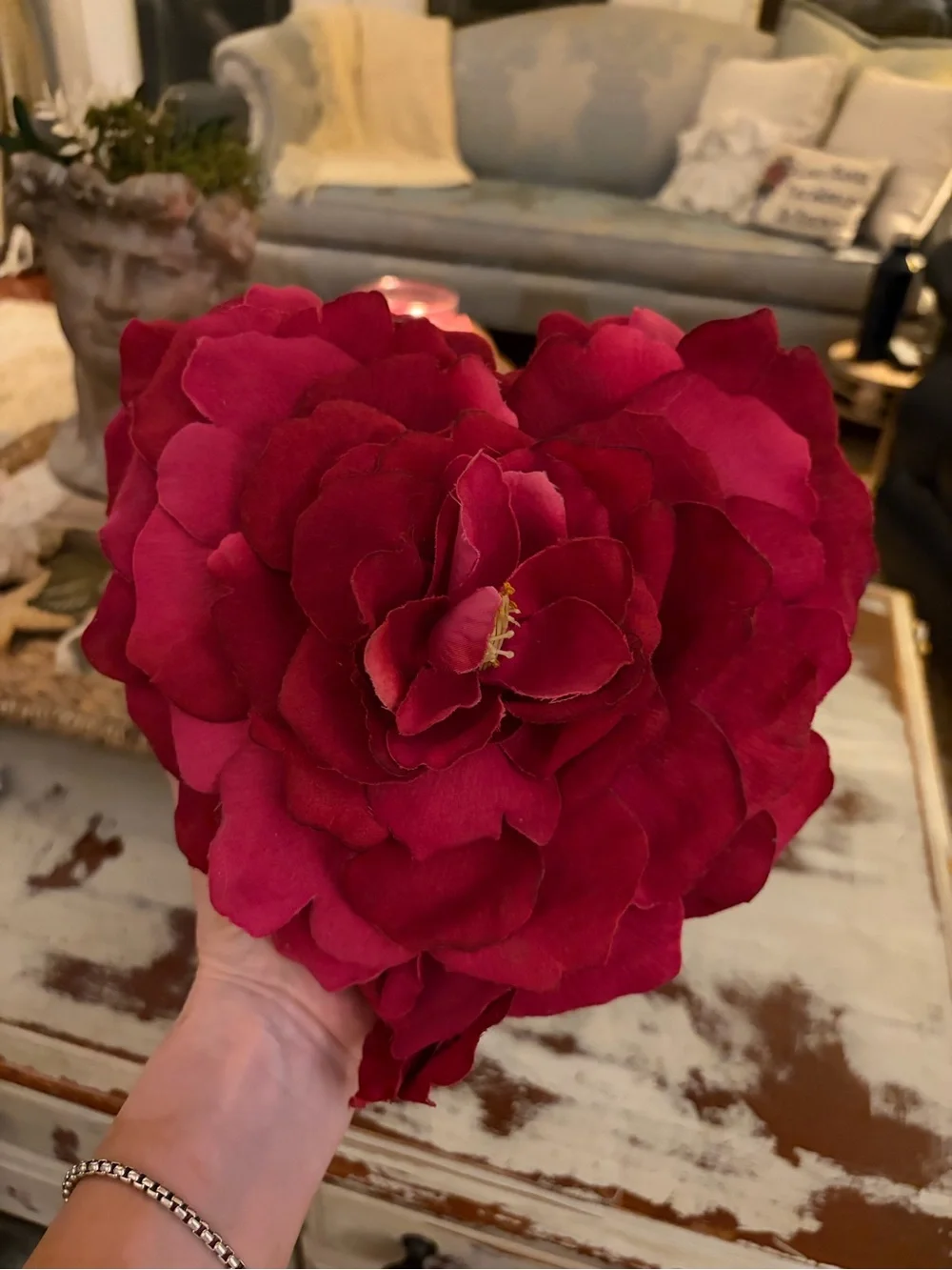 EUC Bella Rosa Luxury Red Heart-Shaped Silk Flower Accent by Touch of Class